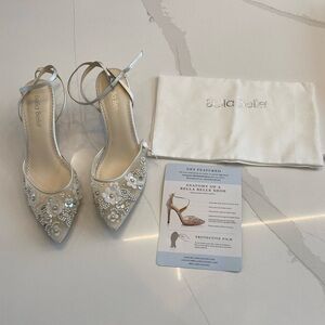 NEW Bella Belle Ivory Floral Heels 9.5